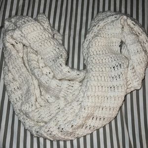 SOFT! Victoria’s Secret infinity winter scarf